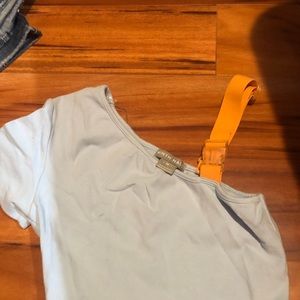 cropped shirt with two different sleeves